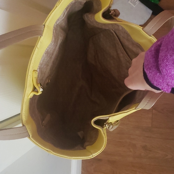 Charming Charlie Yellow Purse - Picture 2 of 3